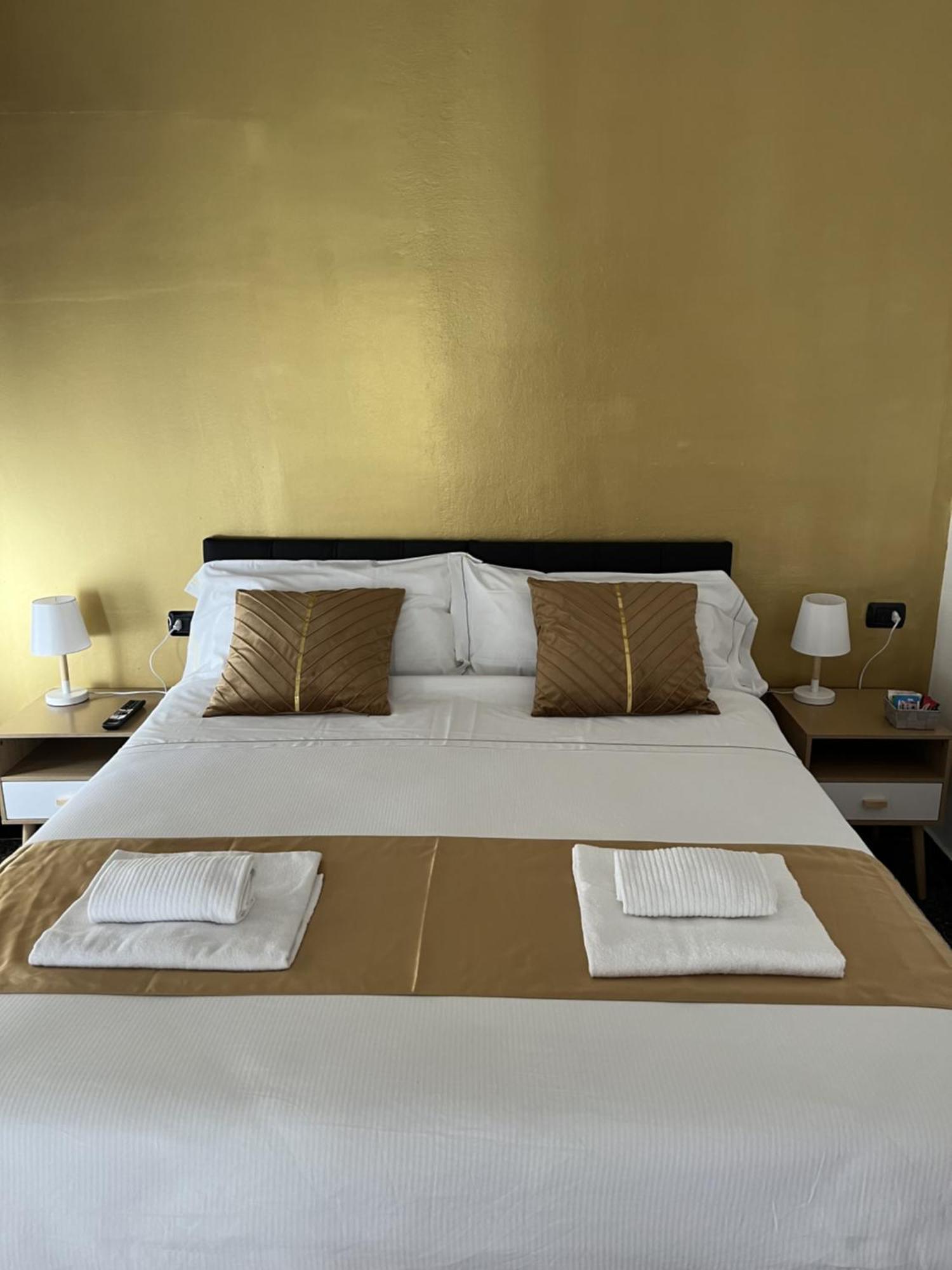 Genova Gold Rooms Exterior photo
